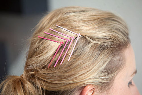 Create-beautiful-hairstyles-with-small-clips-1